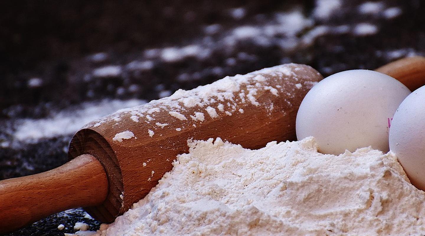 camilan kering dari tepung terigu